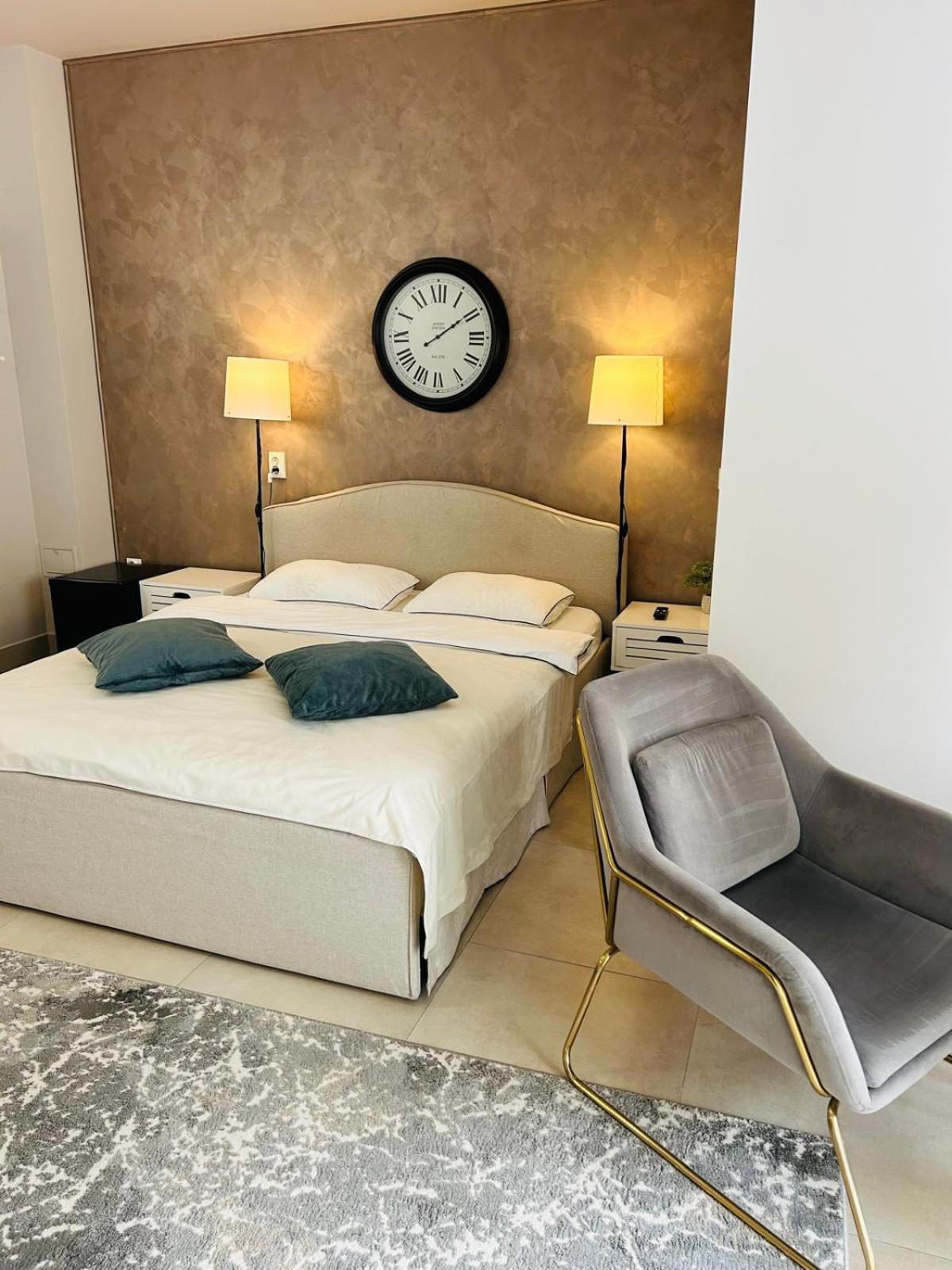 New House Sibiu Hotel Екстериор снимка