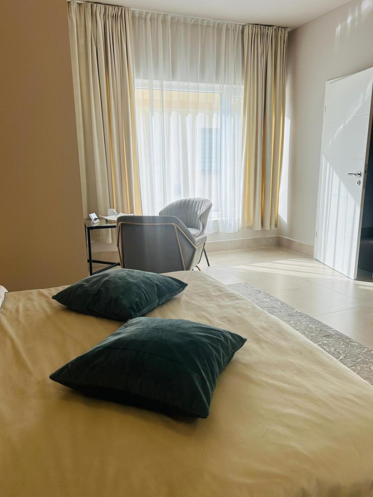 New House Sibiu Hotel Екстериор снимка