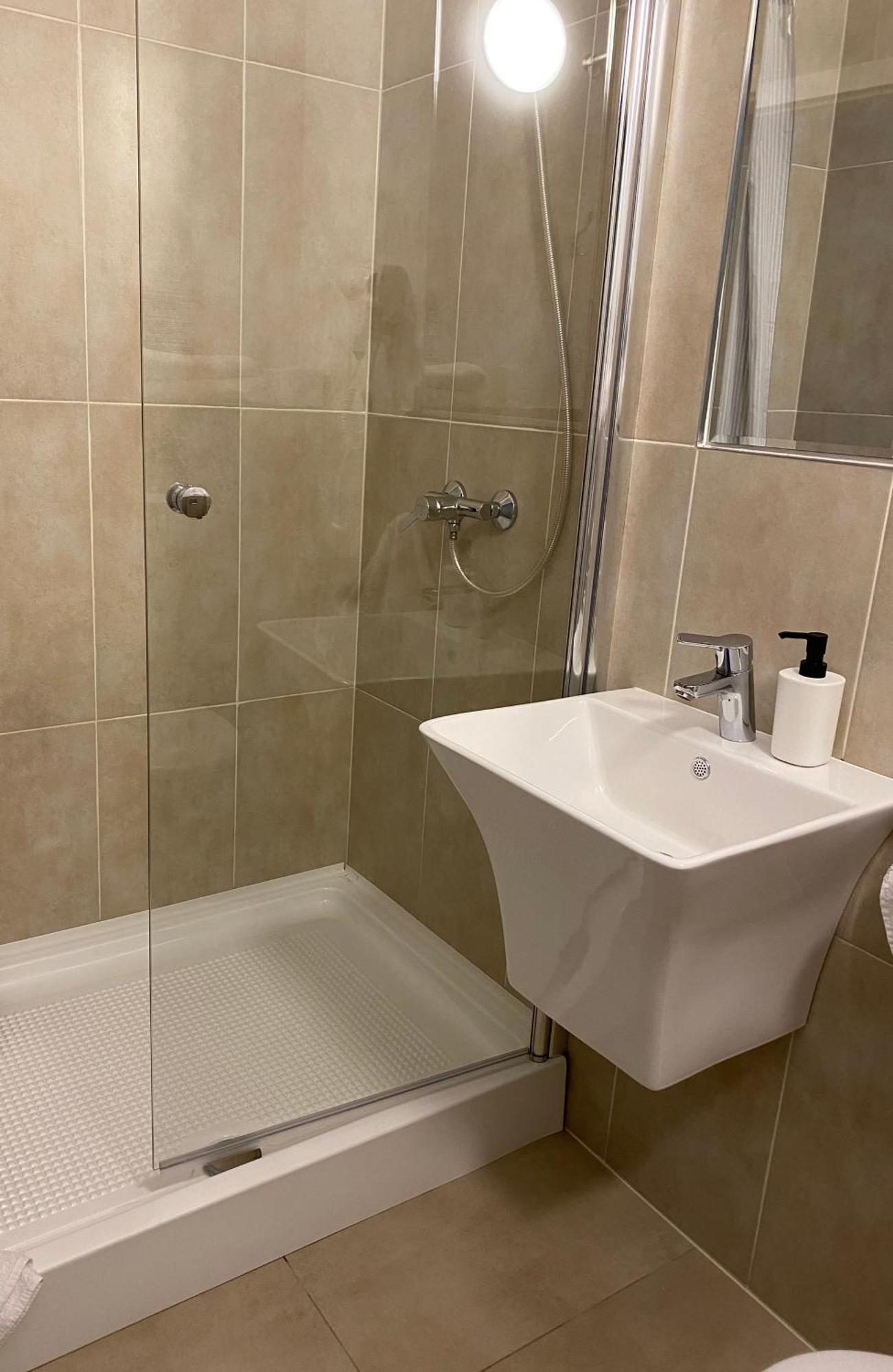 New House Sibiu Hotel Екстериор снимка
