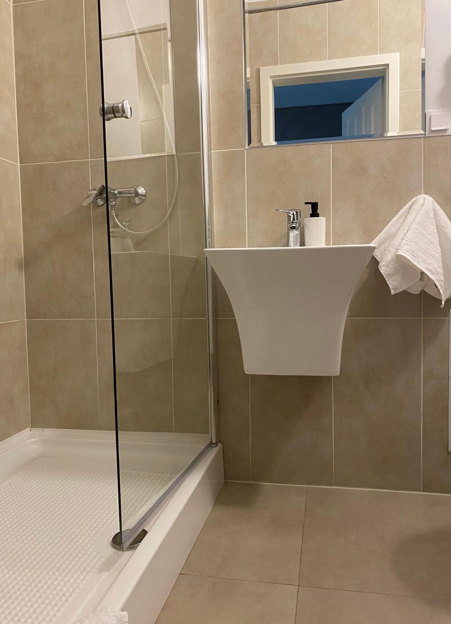 New House Sibiu Hotel Екстериор снимка