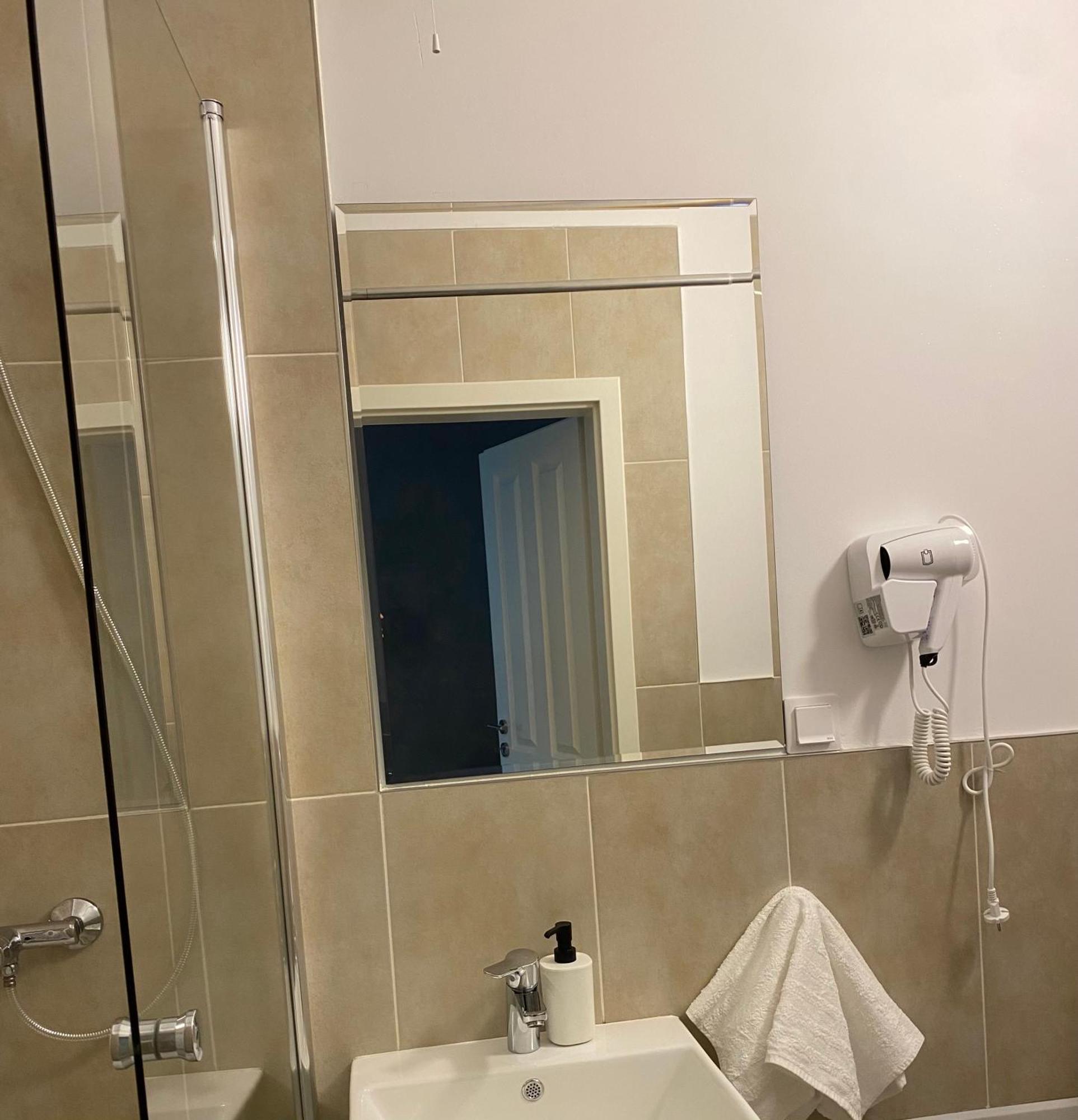 New House Sibiu Hotel Екстериор снимка