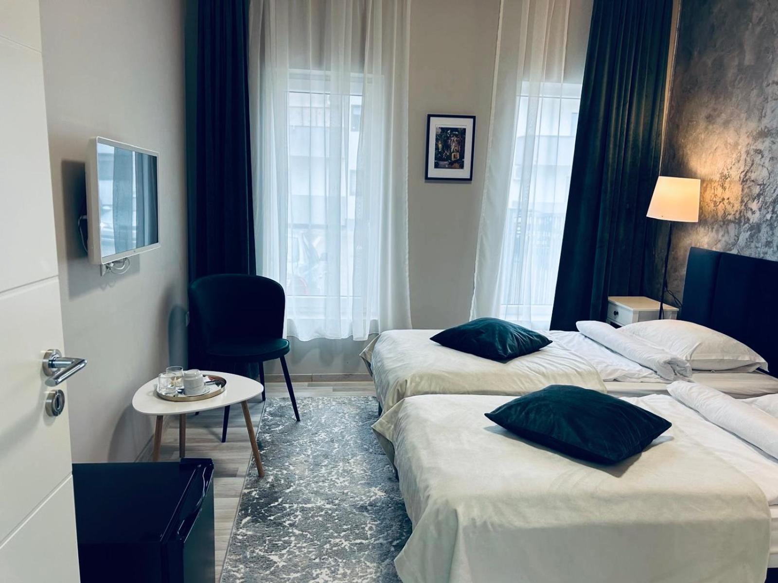 New House Sibiu Hotel Екстериор снимка
