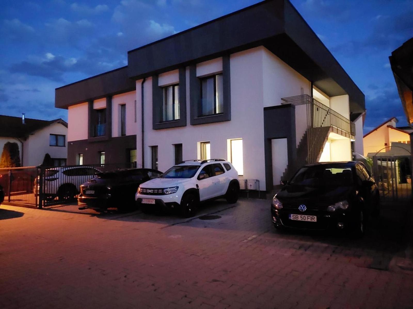 New House Sibiu Hotel Екстериор снимка